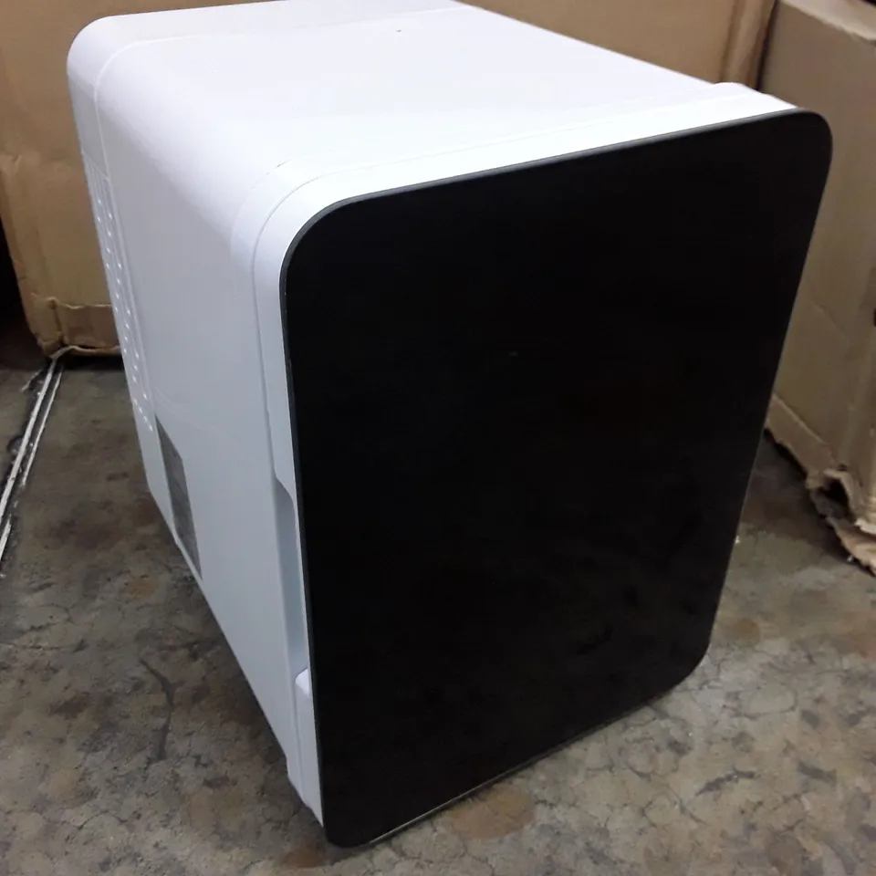 BOXED ATRAVESAR COLD-WARM MINI ELECTRONIC REFRIGERATOR BLACK (1 BOX)