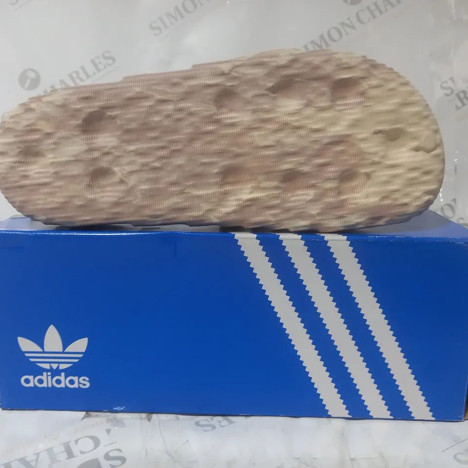 BOXED PAIR OF ADIDAS ADILETTE 22 SLIDERS UK SIZE 10