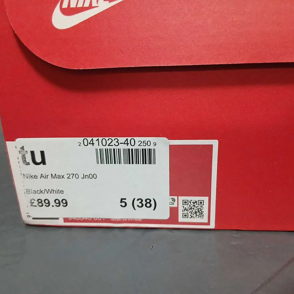 NIKE AIR MAX 270 SNEAKERS – UK 5 / EU 38 – BLACK/WHITE