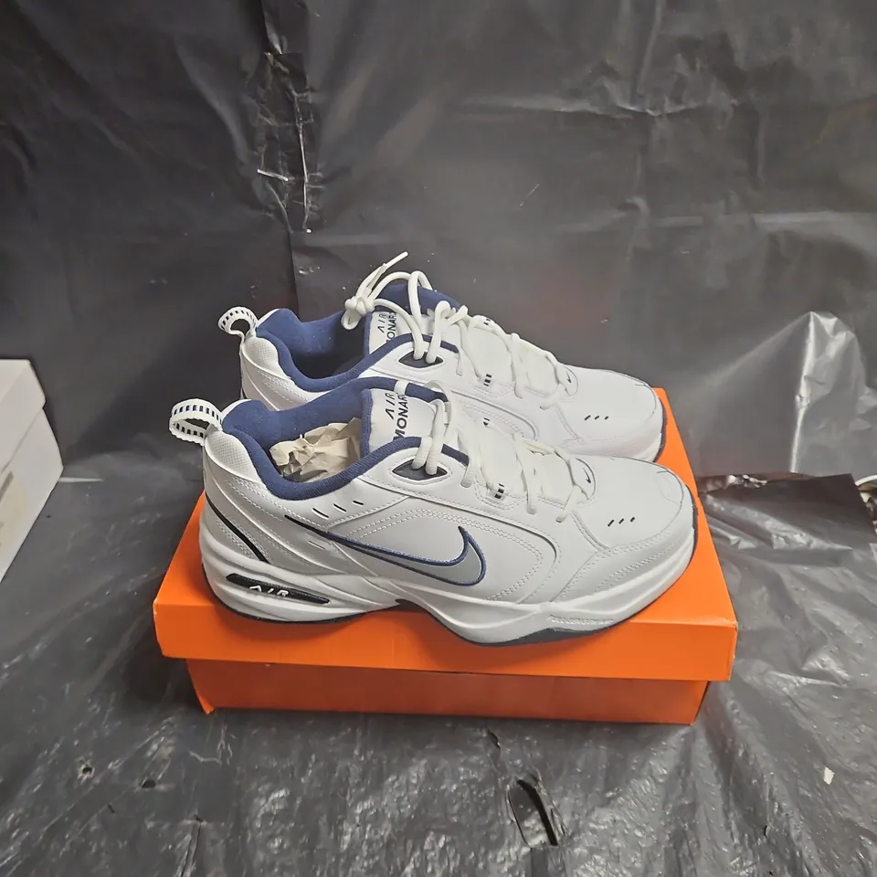 NIKE AIR MONARCH IV TRAINERS – WHITE/BLUE UK SIZE 10