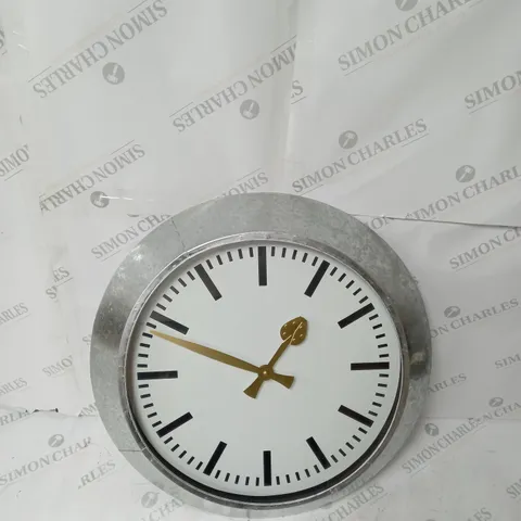 BUNDLEBERRY ROUND WALL CLOCK