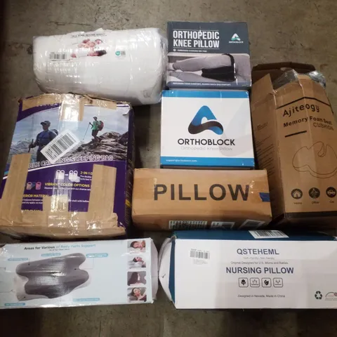 PALLET CONTAINING ASSORTED PILLOWS, CUSHIONS & BEDDING