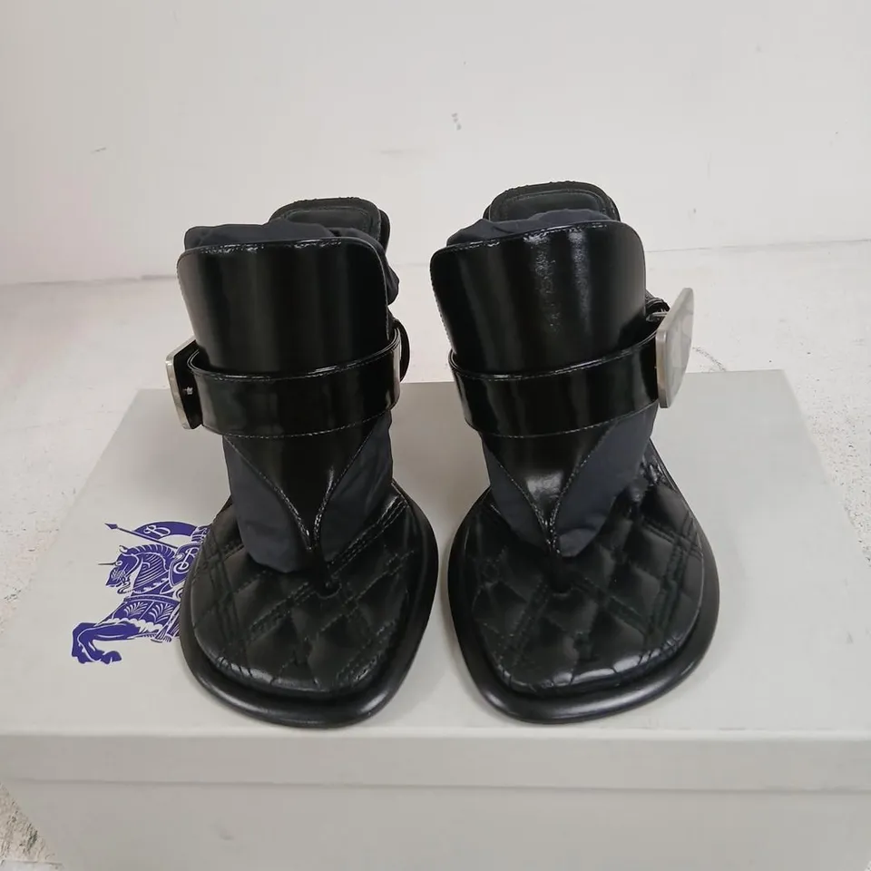 BURBERRY BAY SANDAL – BLACK LEATHER, UK 2 (EU 35)
