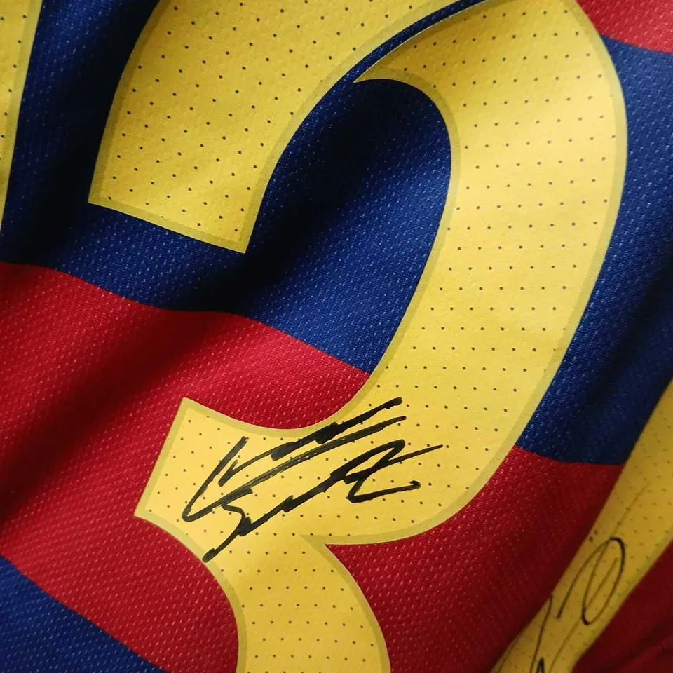 FC BARCELONA 2015-16 HOME SHIRT – SIGNED BY MESSI, NEYMAR & SUÁREZ (TRES AMIGOS) NIKE UNICEF - MEDIUM
