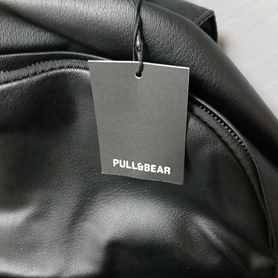 PULL&BEAR BLACK LEATHER-LOOK BACKPACK