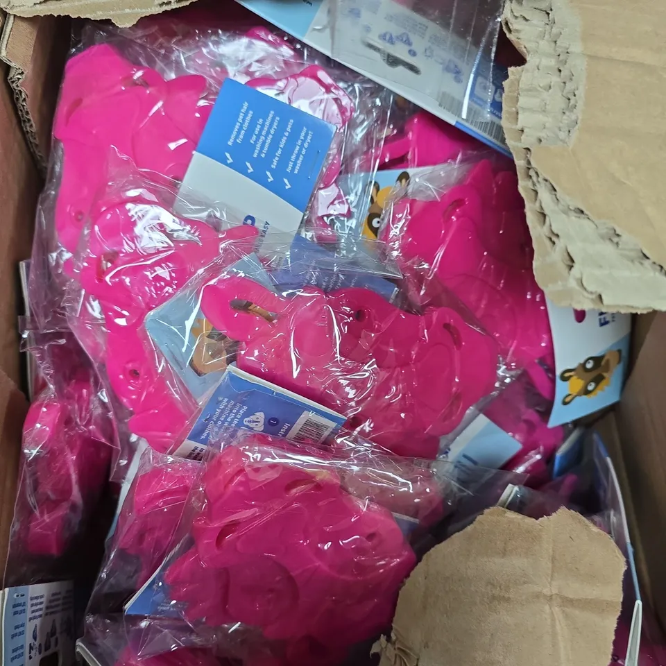 APPROXIMATELY 120 FURGRIP LAUNDRY PET HAIR REMOVERS - HORSE