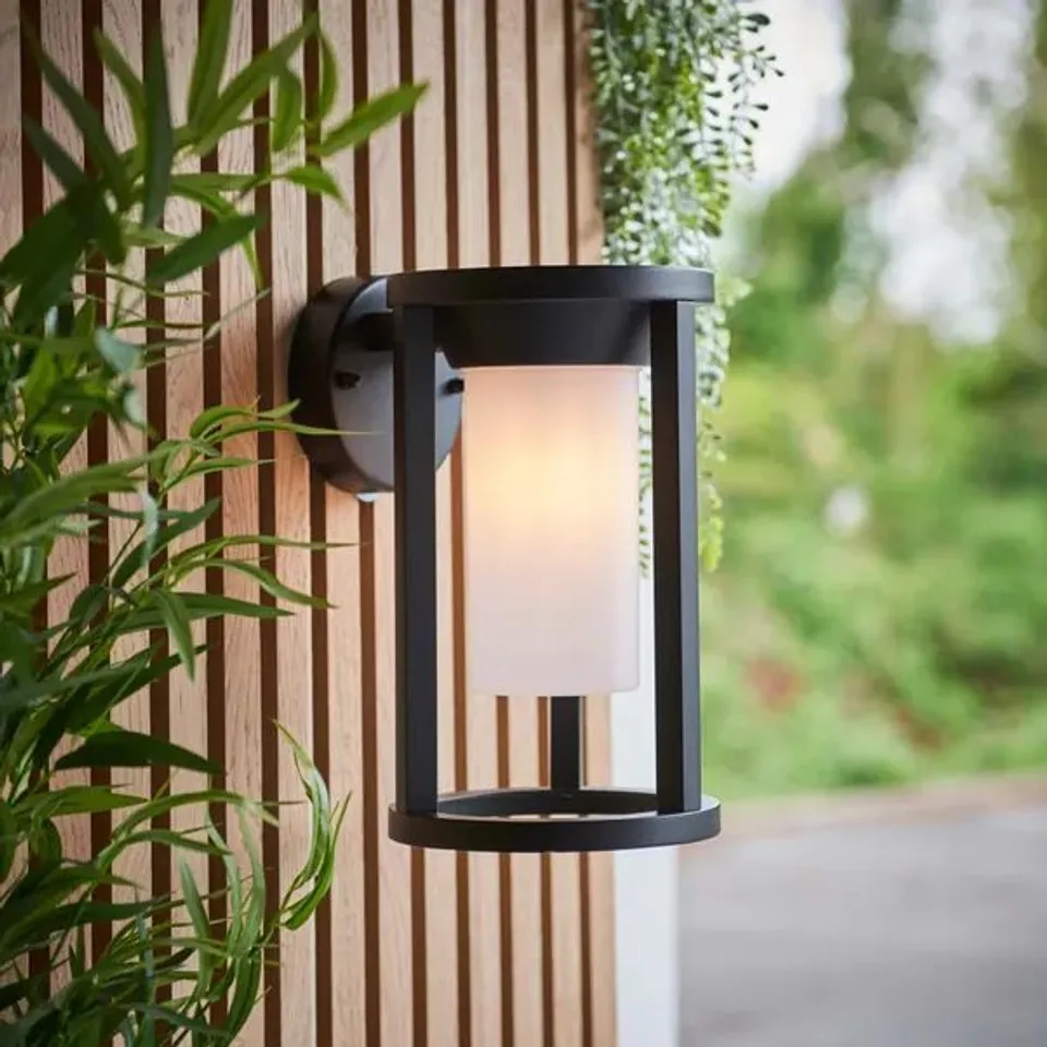 BOXED VOGUE BUTLER OUTDOOR WALL LIGHT