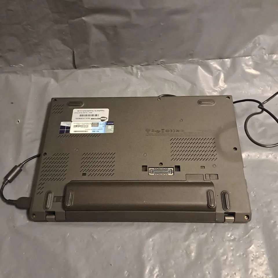 LENOVO THINKPAD X260 I5 6TH GEN 8GB RAM 256GB SSD WINDOWS 10 CHARGER INCLUDED
