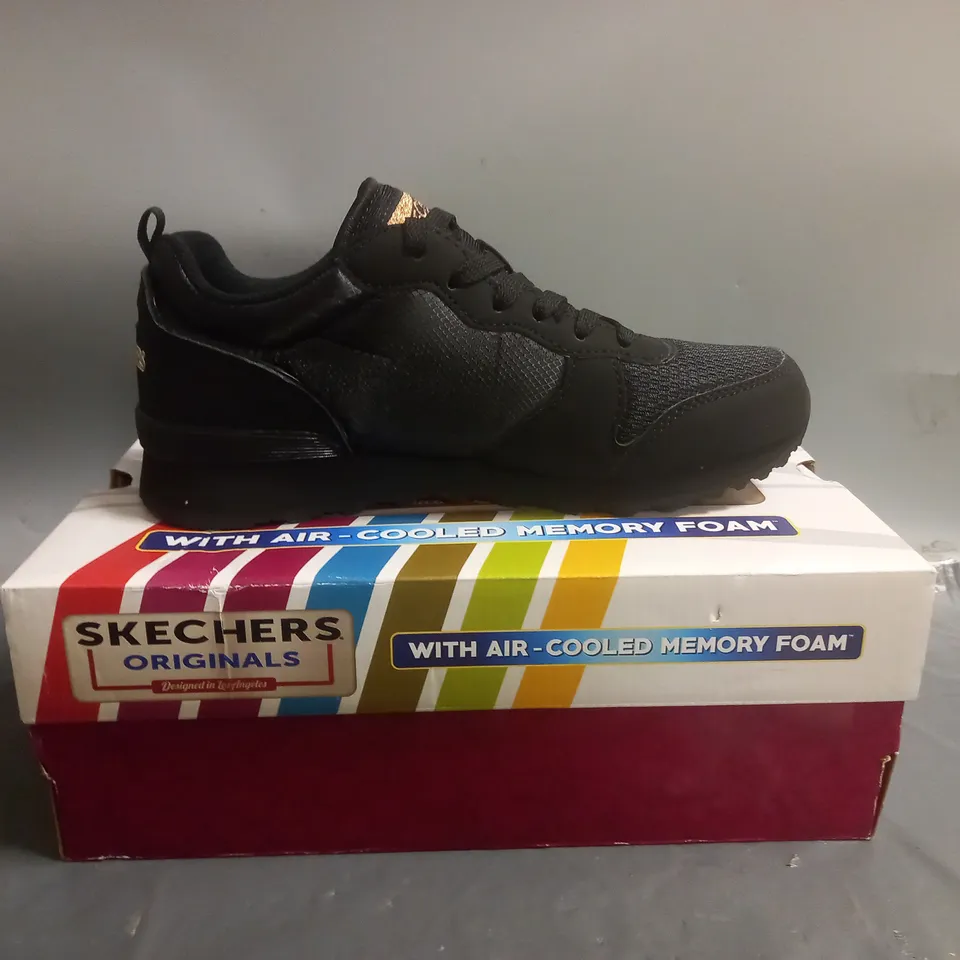 SKECHERS ORIGINALS TRAINERS BLACK SIZE 5
