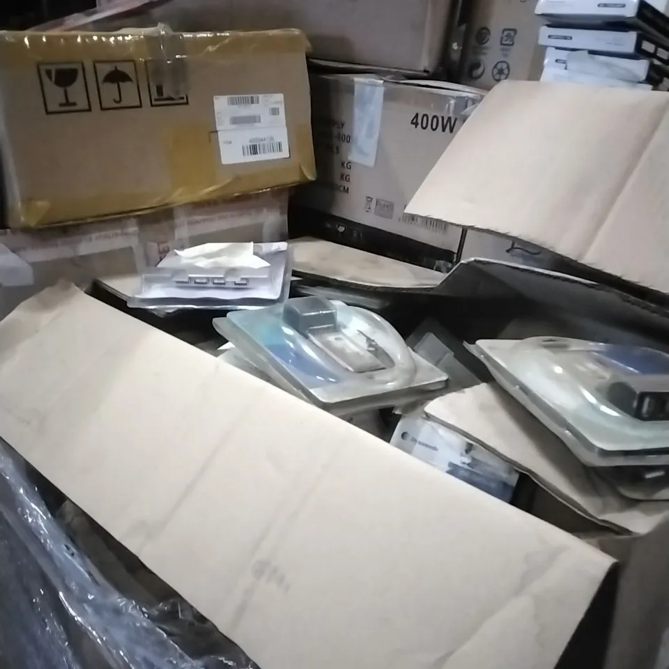 PALLET OF IT EQUIPMENT TO INCLUDE EXPRESS CARDS, WIRELESS ADAPTER, CARD READERS ETC...