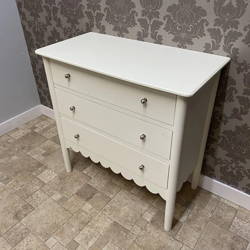 BOXED NUNDA 3-DRAWER CHEST OF DRAWERS (1 BOX)