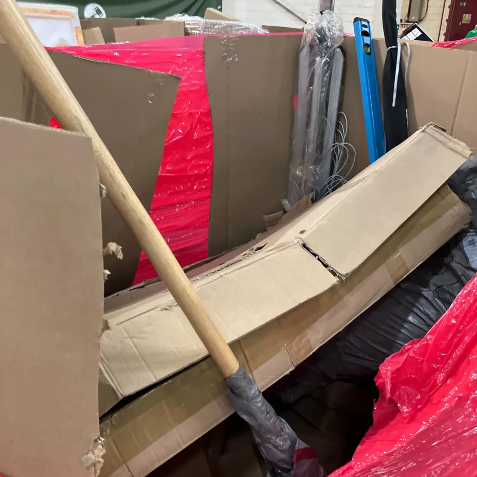 PALLET OF ASSORTED HOUSEHOLD ITEMS AND CONSUMER PRODUCTS TO INCLUDE; GARDEN RAKE, CLOTHES LINE ETC 