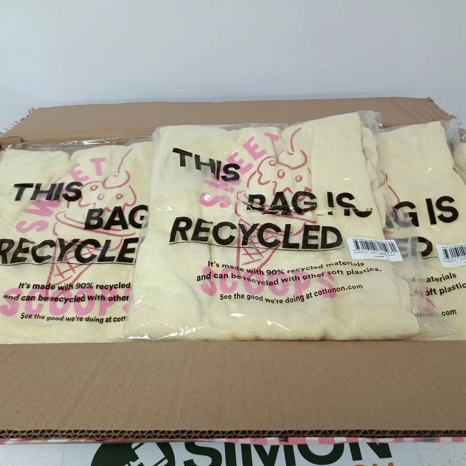 BOX OF APPROX 10 ASSORTED YELLOW HOODED TOWELS IN VARIOUS SIZES