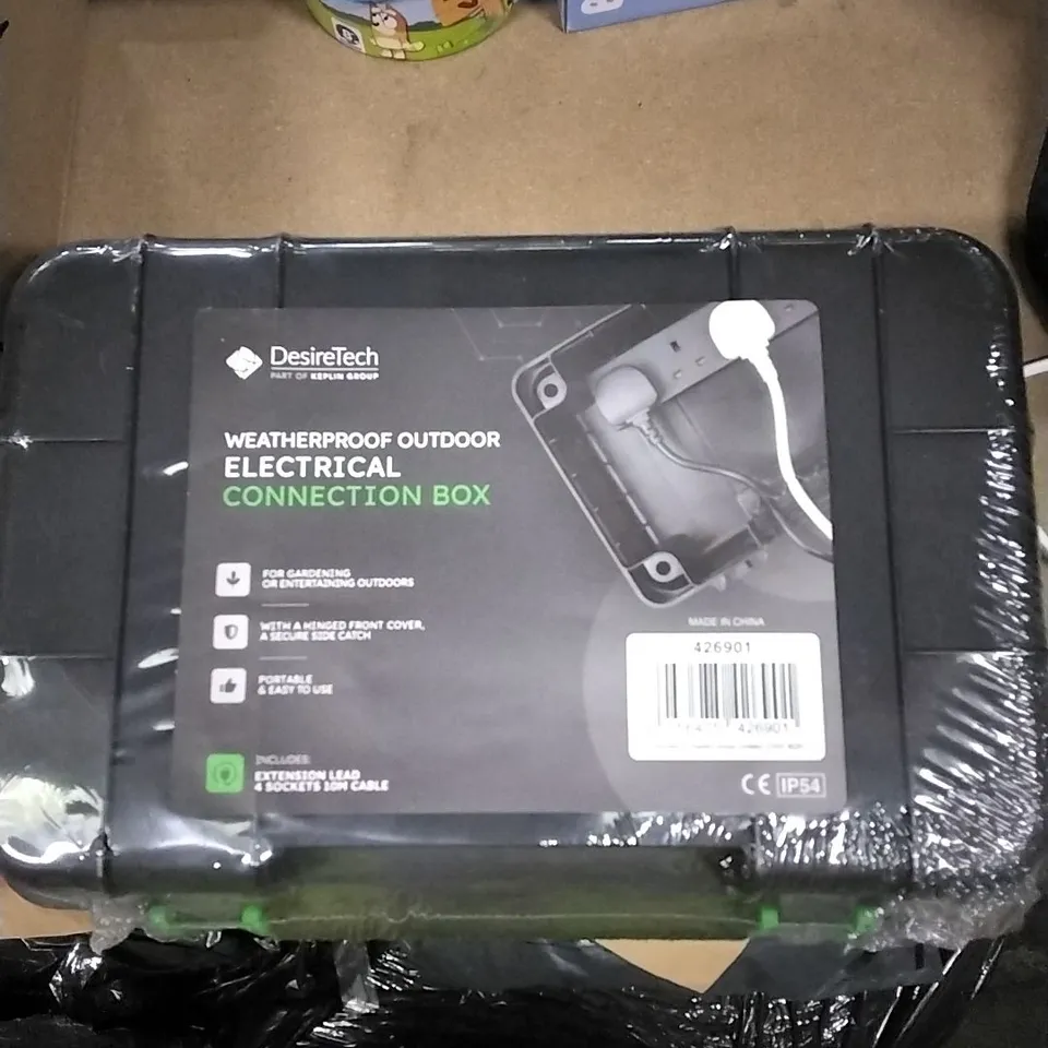 BAGGED DESIRETECH OUTDOOR ELECTRICAL CONNECTION BOX INCLUDES EXTENSION CABLE