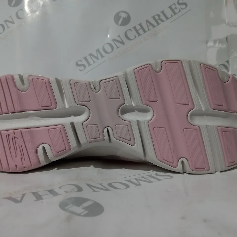 PAIR OF SKECHERS TRAINERS IN PALE PINK SIZE 6
