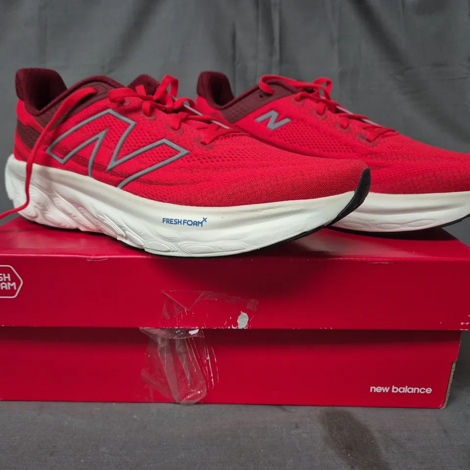 BOXED PAIR OF NEW BALANCE MEN'S RUNNING FRESH FOAM X 1080 V13 TRAINERS IN RED/WHITE UK SIZE 12