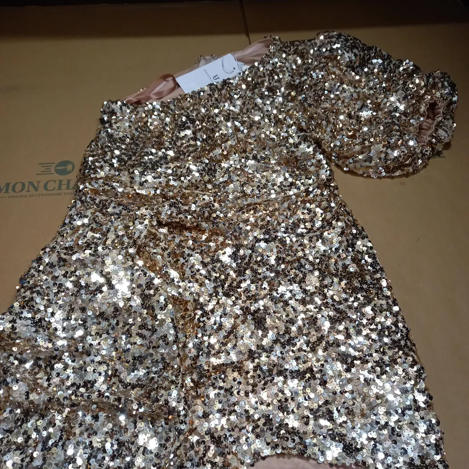FOREVER UNIQUE SILVER/GOLD OFF THE SHOULDER DESIGNER DRESS - SIZE 12