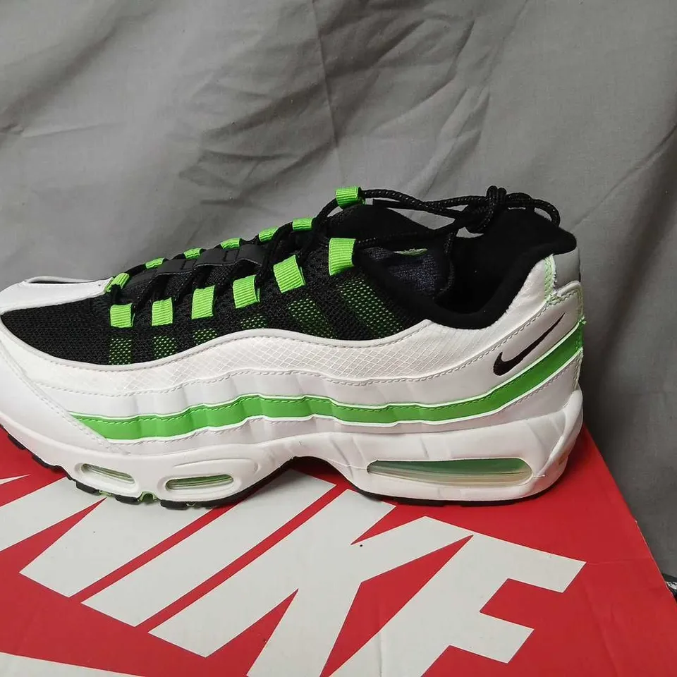 NIKE AIR MAX 95 OG TRAINERS – UK 9.5 (US 10.5) – BLACK/WHITE WITH NEON GREEN ACCENTS