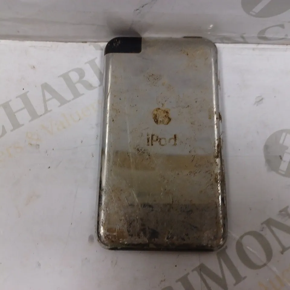 IPOD IN SLIVER - UNKNOWN MODEL