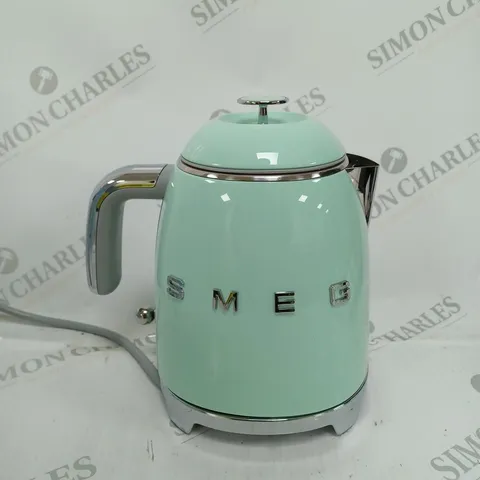 BOXED SMEG LIGHT BLUE KETTLE