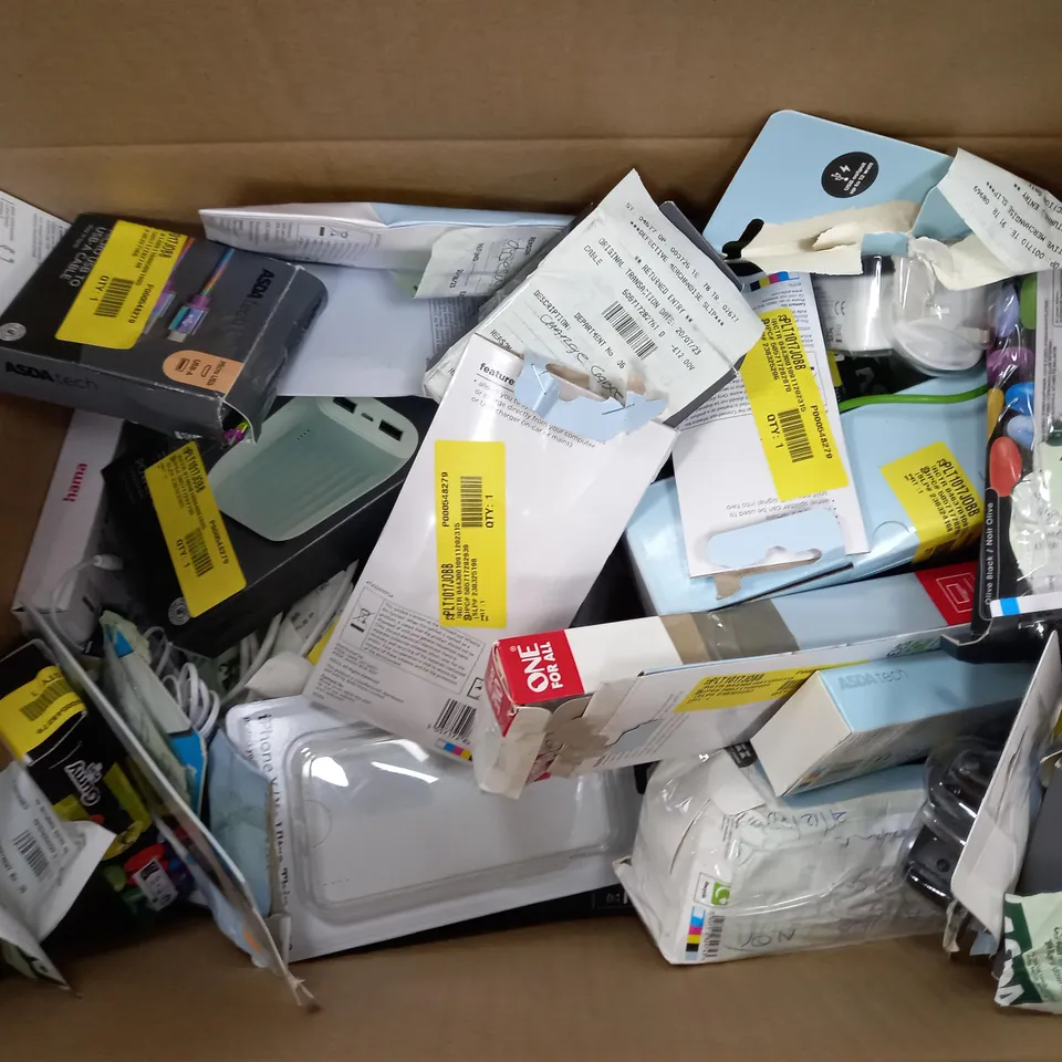 BOX OF APPROXIMATELY 40 ASSORTED ELECTRICALS TO INCLUDE RAPOO OPTICAL MOUSE, BLACKWEB 3 WAY HDMI SELECTOR, ONN STEREO HEADSET, ETC