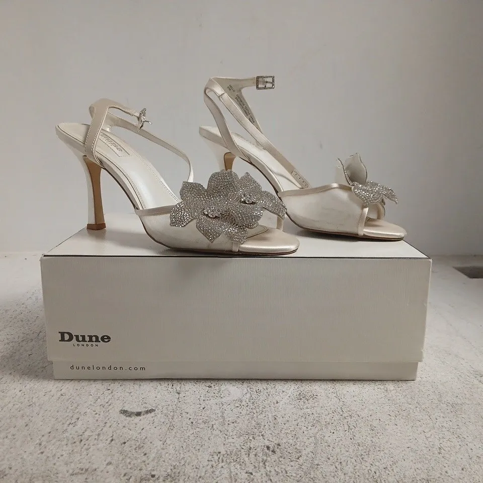 BOXED PAIR OF DUNE LONDON OPEN TOE CRYSTAL FLOWER MESH SANDALS IN IVORY SIZE 6