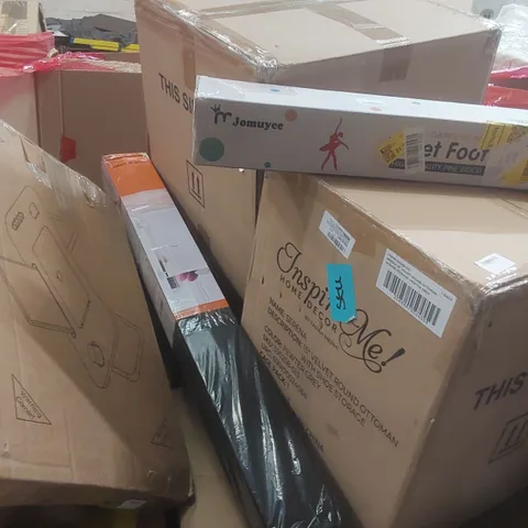 PALLET CONTAINING A VERY LARGE QUANTITY OF ASSORTED ITEMS INCLUDING: MULTIFUNCTIONAL LAPTOP DESK, BALLET FOOT STRETCHER, SAFETY GATE, VELVET OTTOMAN ECT