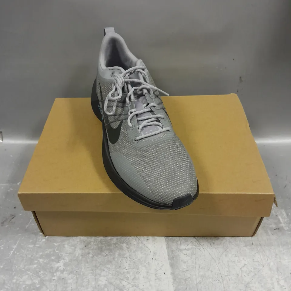 BOXED PAIR OF NIKE LUNAR ROAM PREMIUM TRAINERS IN WOLF GREY ANTHRACITE SIZE UK 10.5