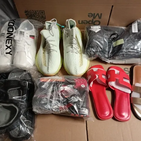 LOT OF APPROXIMATELY 22 ASSORTED PAIRS OF SHOES IN VARIOUS SIZES