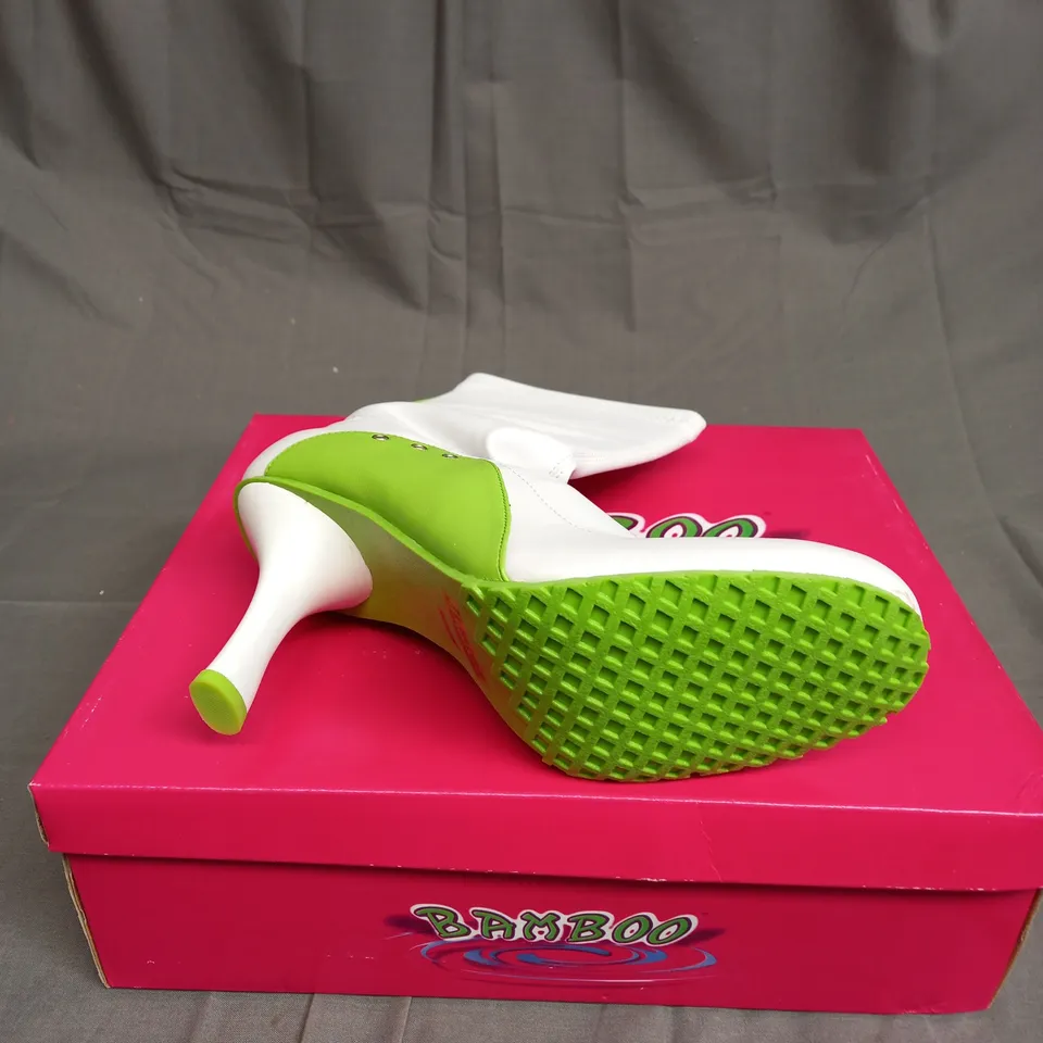 BOXED BAMBOO LEATHER BALLER HIGH HEEL SHOES IN GREEN AND WHITE SIZE 7.5