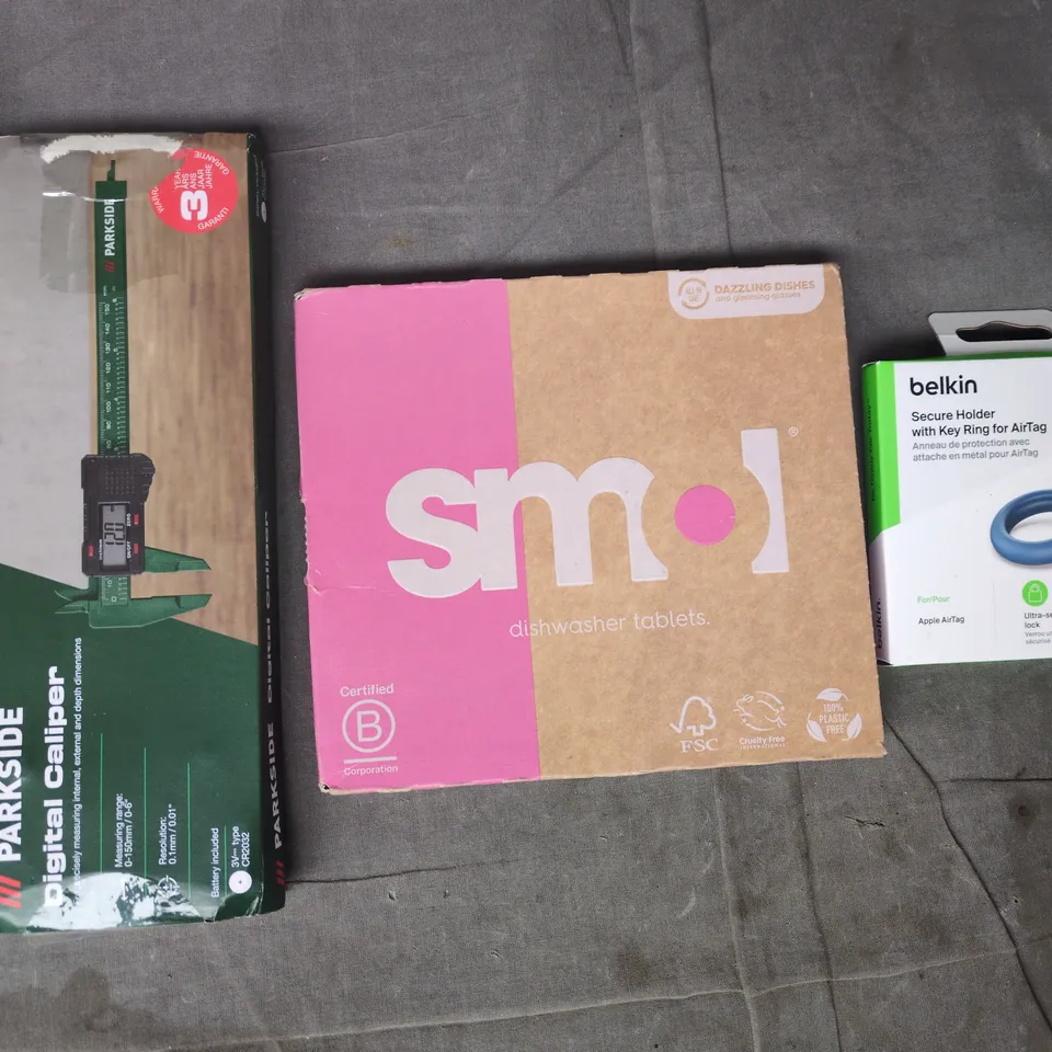 APPROXIMATELY 10 ASSORTED HOUSEHOLD ITEMS TO INCLUDE DISHWASHER TABLETS, DIGITAL CALIPER, ETC