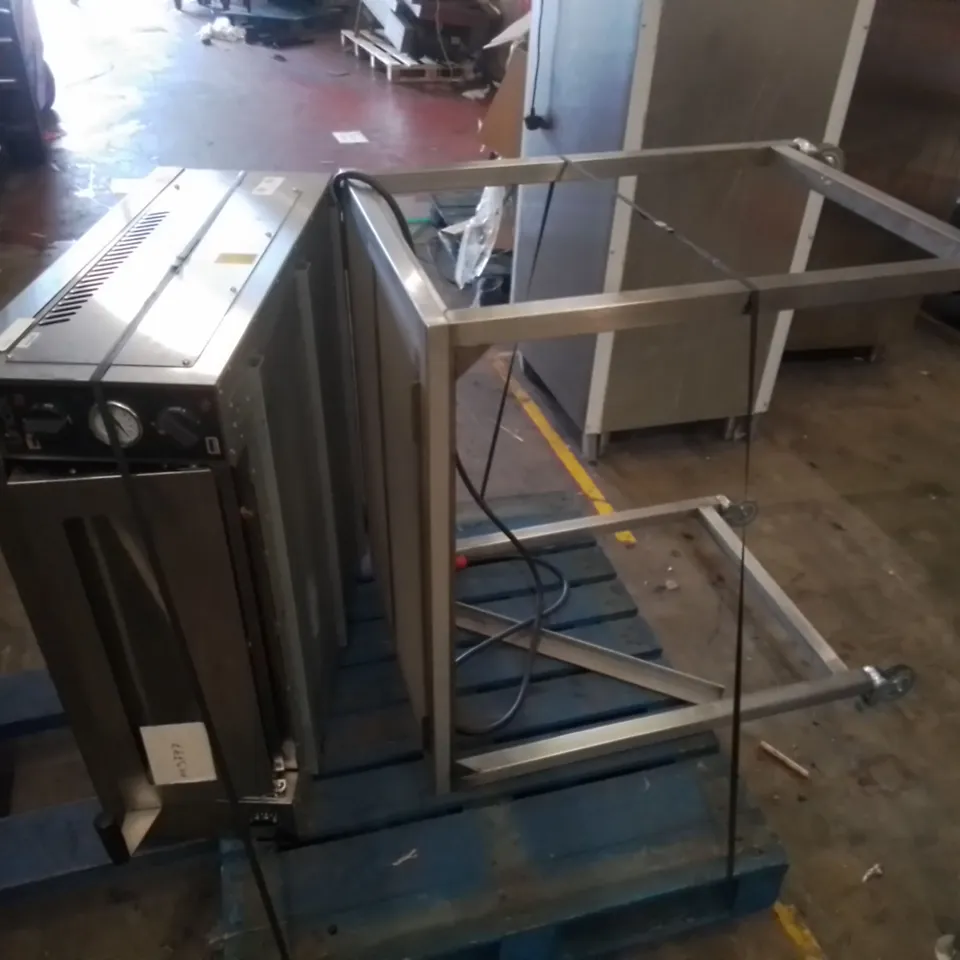 LINCAT ELECTRIC COUNTER-TOP PIZZA OVEN, SINGLE DECK WITH STAND, MODEL: PO430