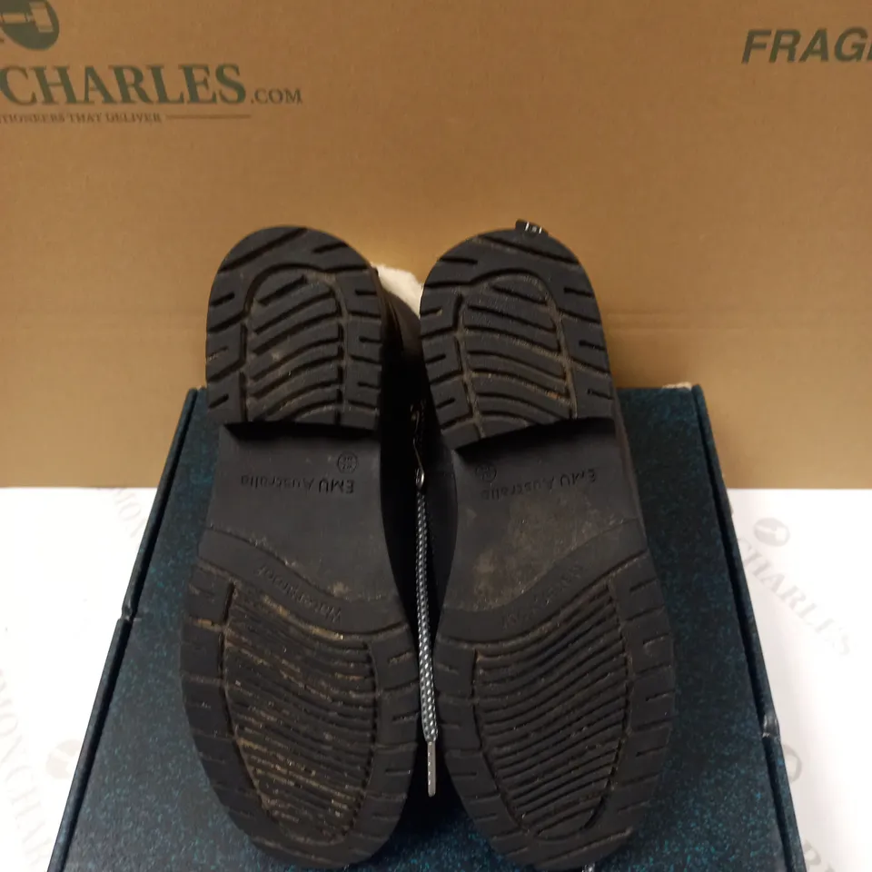 EMU OKAB BOOTS BLACK - SIZE 5