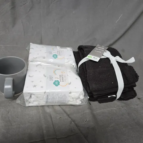 LARGE BOX OF APPROXIMATELY 15 ASSORTED HOMEWARE ITEMS TO INCLUDE MUGS, TEA TOWELS AND BABY FITTED SHEETS - COLLECTION ONLY