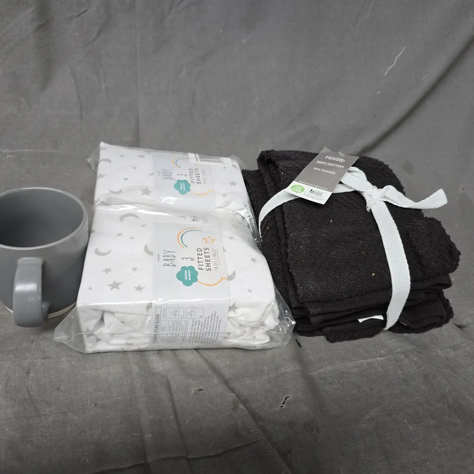 LARGE BOX OF APPROXIMATELY 15 ASSORTED HOMEWARE ITEMS TO INCLUDE MUGS, TEA TOWELS AND BABY FITTED SHEETS - COLLECTION ONLY