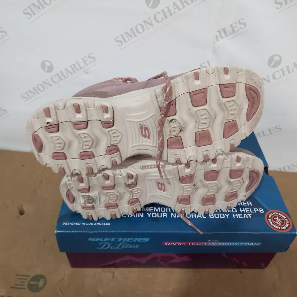 BOXED PAIR OF SKECHERS - SIZE 7
