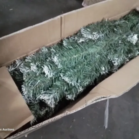 BOXED 6' FRIOSTED TIP CHRISTMAS TREE