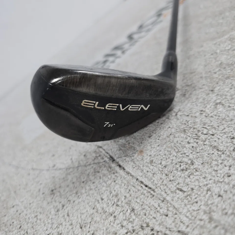 GOLF IRON WITH KBS TOUR GRAPHITE 70 SHAFT & SUPERSTROKE GRIP