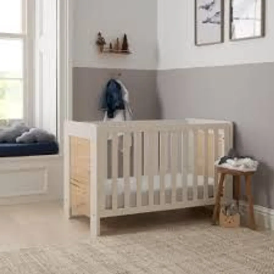 BOXED TUTTI BAMBINI ALBA MINI COT BED - WHITE SAND AND DISTRESSED OAK (1 BOX)