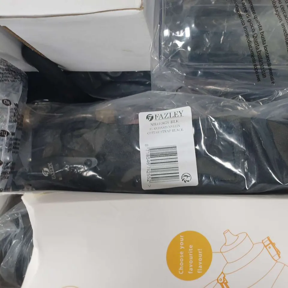 APPROXIMATELY 5 ASSORTED HOUSEHOLD ITEMS TO INCLUDE GLADE BATHROOM GEL, GOLD EFFECT TEALIGHT HOLDER, ETC