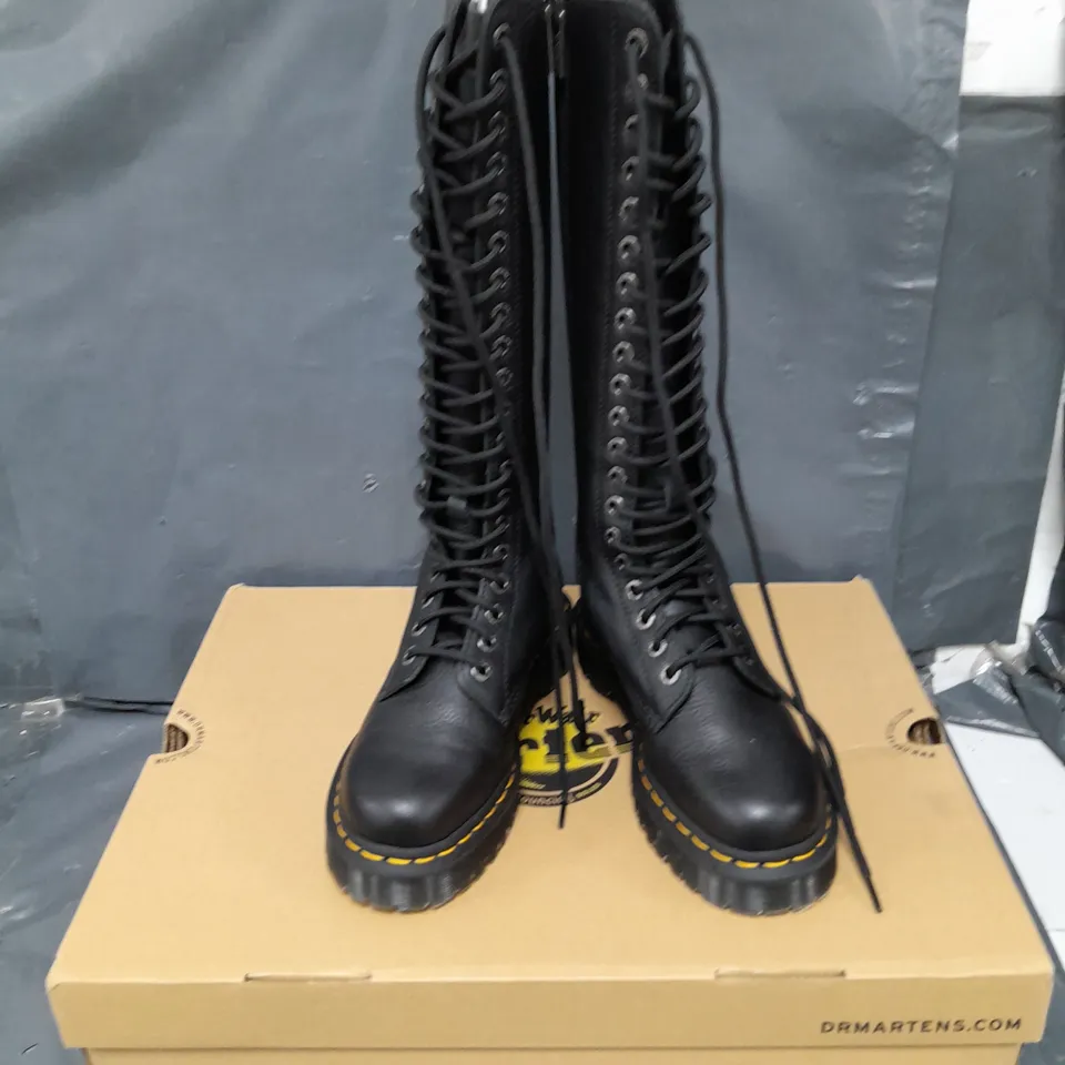 BOXED PAIR OF DR MARTENS 1B60 BEX HIGH LEG LACE UP BOOTS - 5