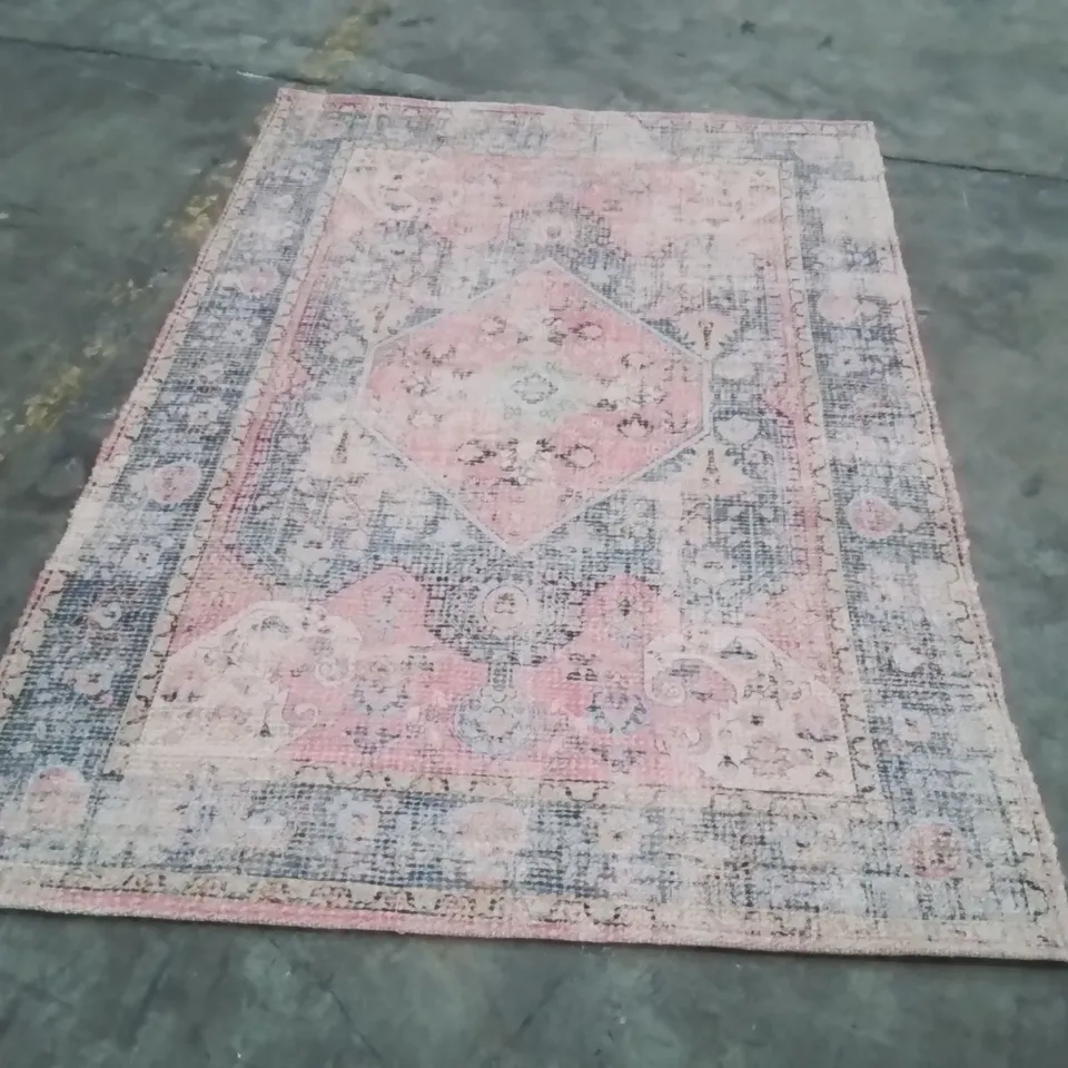 QUALITY DESIGNER AREA RUG - APPROXIMATELY 170X120CM