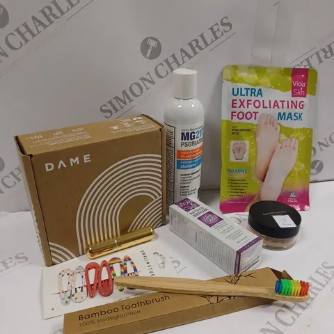 BOX OF APPROXIMATELY 15 ASSORTED COSMETIC ITEMS TO INCLUDE BAMBOO TOOTHBRUSH, VIOLA RETINOL SERUM, DAME TAMPONS ETC