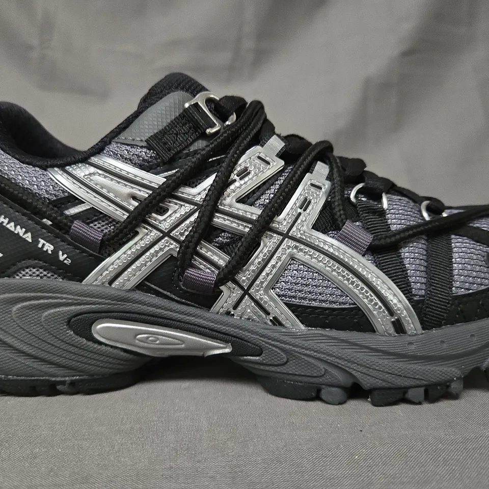 BOXED PAIR OF ASICS GEL-KAHANA TR V2 SHOES IN SHEET ROCK/BLACK/SILVER UK SIZE 4.5