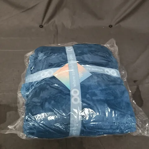 SEALED OODIE OVERSIZED HOODED BLANKET - BLUE