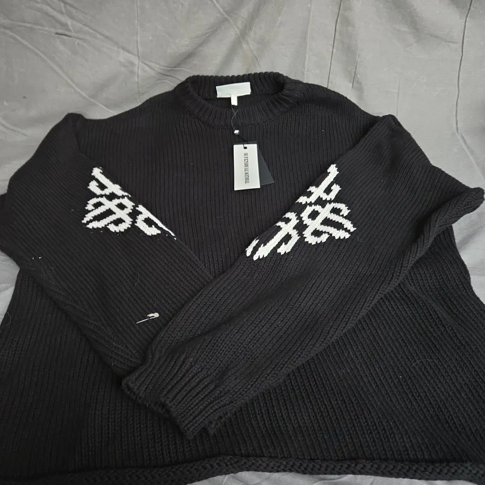 THE COUTURE CLUB CHUNKY KNIT EMBLEM SWEATER IN BLACK SIZE M