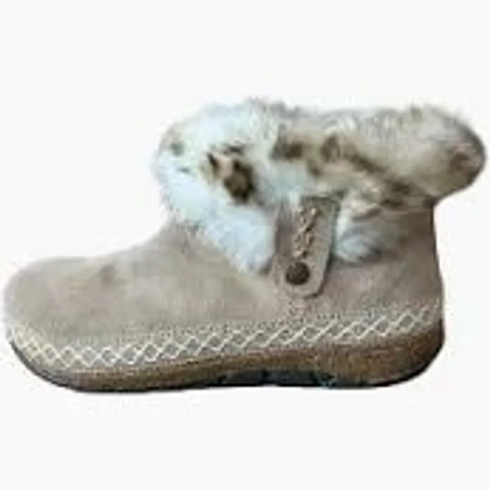 BOXED PAIR OF EARTH ORIGINALS EMMALYN BOOTIES IN BEIGE SIZE 6