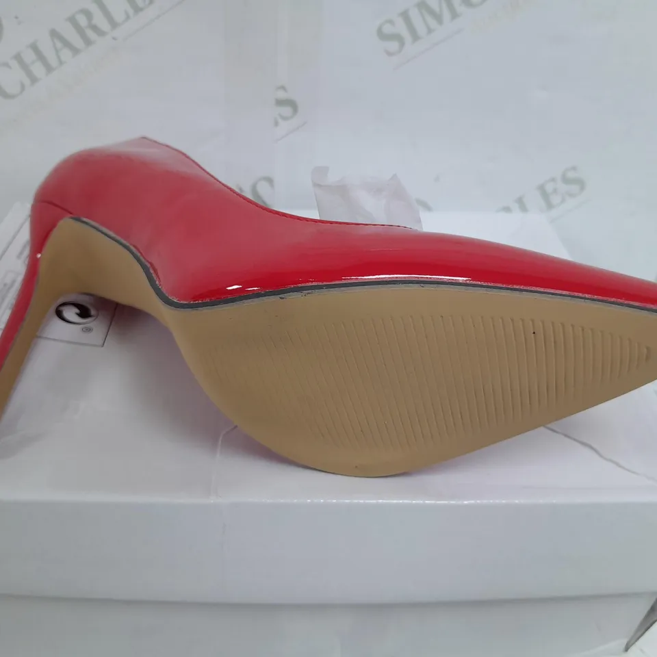 BOXED PAIR OF ASTUCCIO POINTED TOE HEELS IN RED - SIZE 41