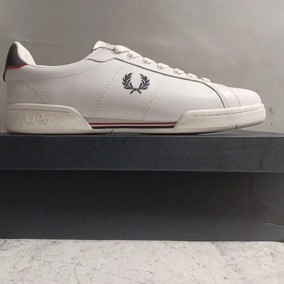 BOXED PAIR OF FRED PERRY LACE UP SHOES IN WHITE SIZE UK 10