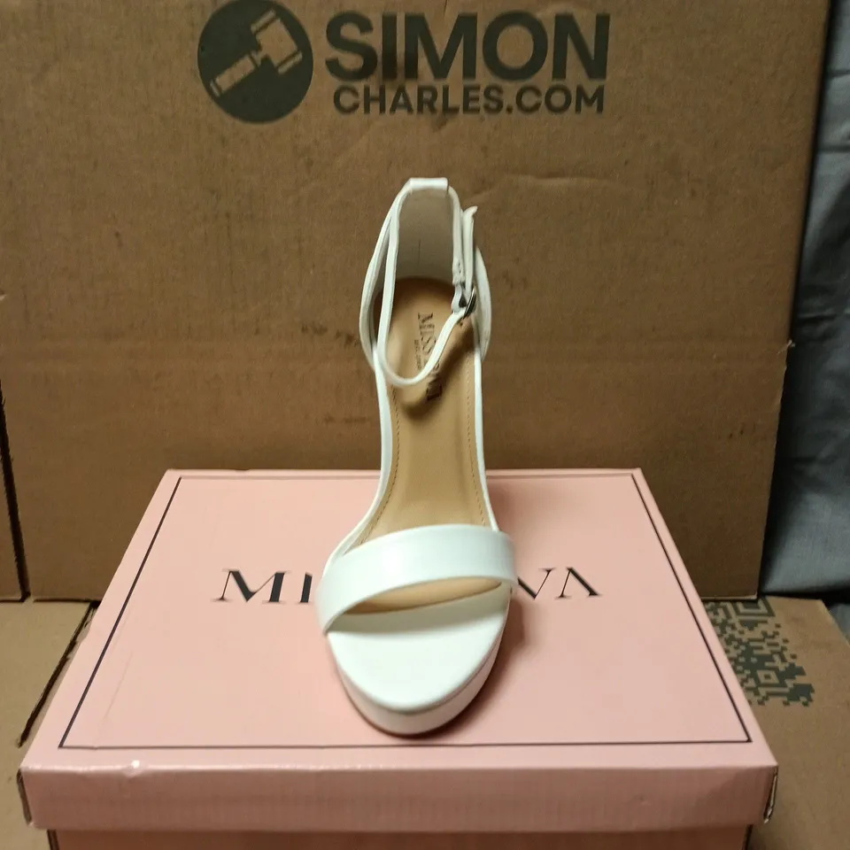 MISSDIVA WHITE STRAPPY PLATFORM HIGH-HEELED SANDALS SIZE 3